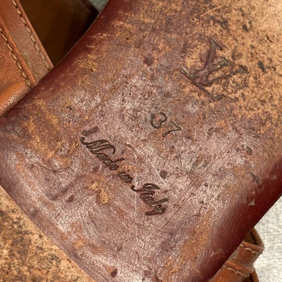 Louis Vuitton  Slide Sandals  size (37- 7) Sorry NO BOX - Picture 11 of 17